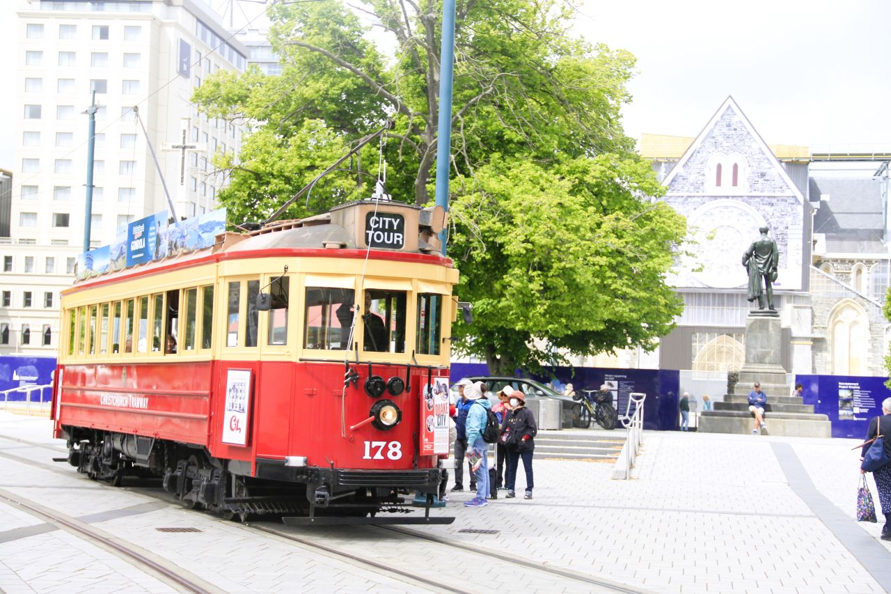 Explore Christchurch Local Tous with FiveE Travel in small group tours