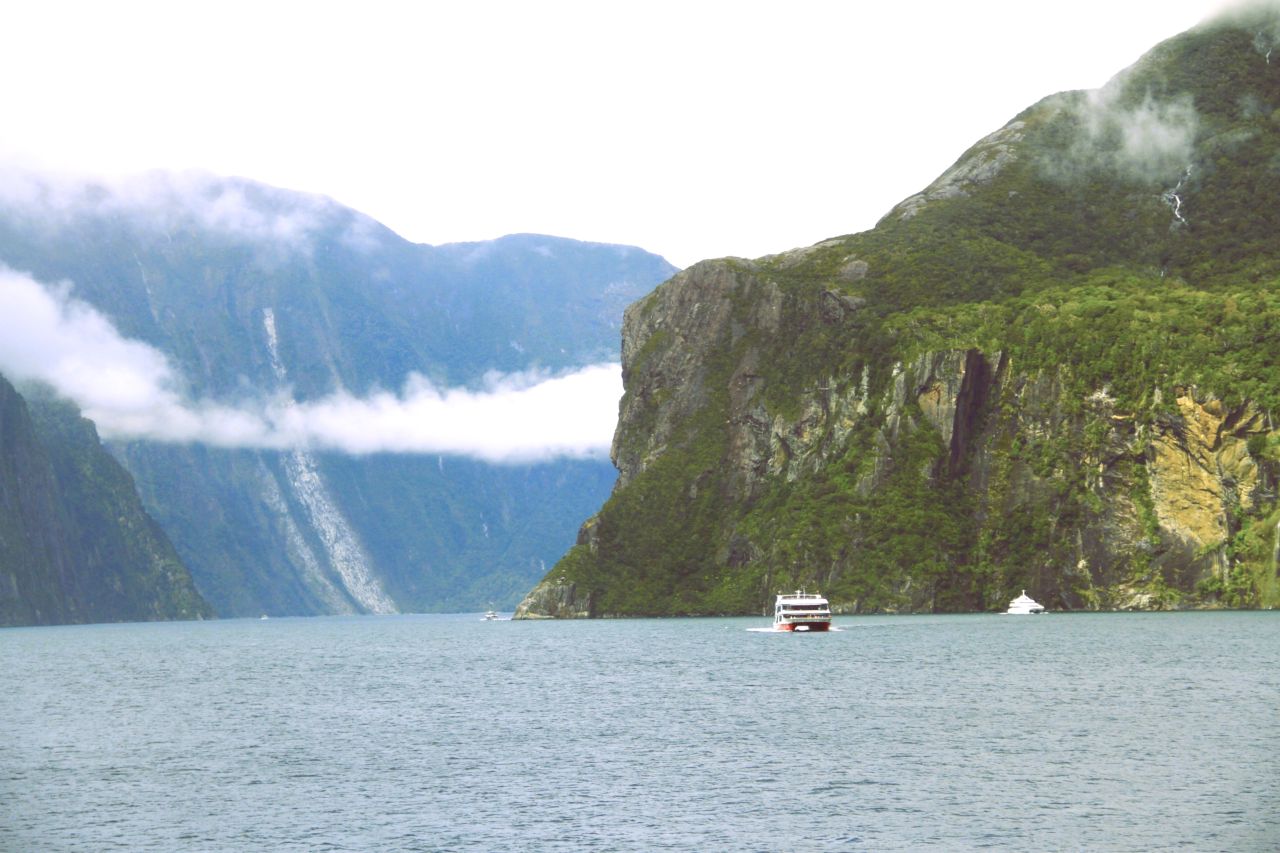 Explore New Zealand Southern with FiveE Travel in small group tours.